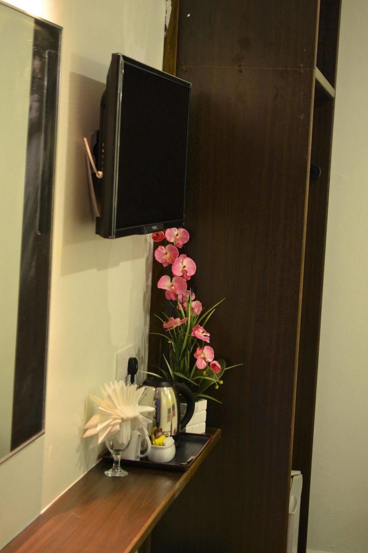 Dr Hotel Penang Bayan Lepas Exterior photo
